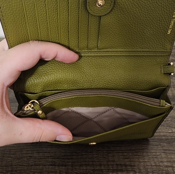 Michael Kors Phone Crossbody/Wallet (Pistachio) Color - Picture 3 of 9